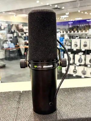 Shure - SM7dB Dynamic Vocal Microphone 2